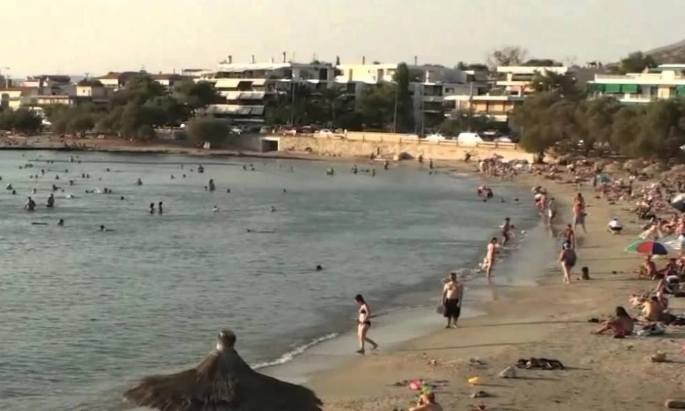 Άρση μέτρων: Χωρίς μέτρα προστασίας επιβάτες λεωφορείου για Σαρωνίδα